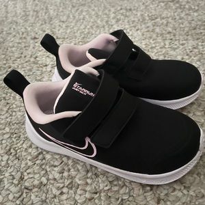 NWT Kids Nike Sneakers